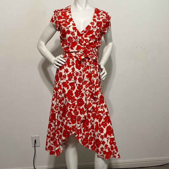 Bardot NWOT Fiesta Faux Wrap V-Neck Floral Short Sleeve Red & White Dress Size 8 - Picture 3 of 10